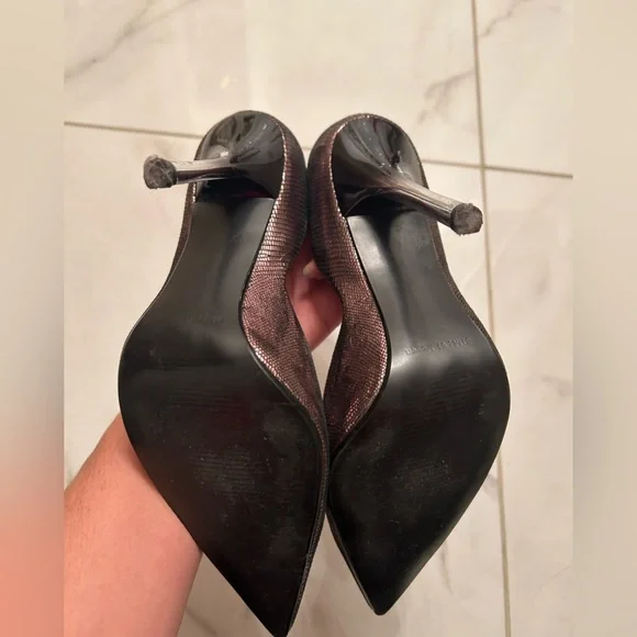 GUESS Pointed Toe Heels - Picture 3 of 3